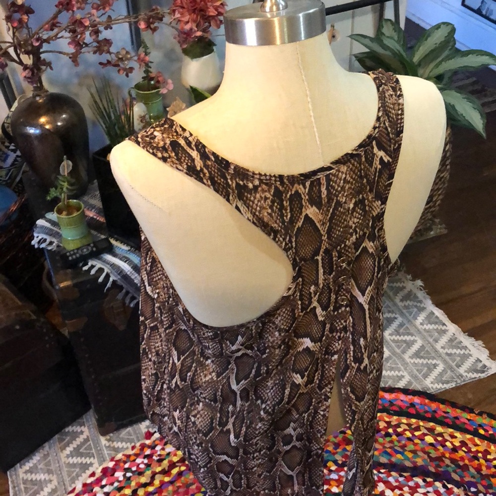 Snake ๐ Print Flowy Tank - Picture 5 of 5